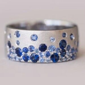 💙 NEW Unique & Elegant Silver and Blue Crystal Gemstone Ring 💙